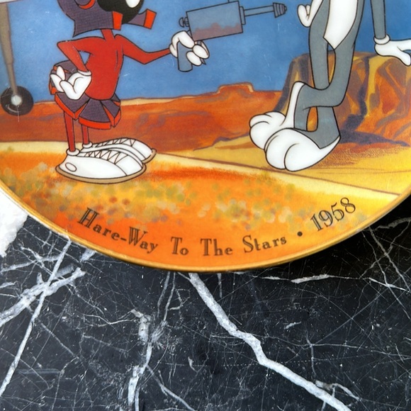 Warner Bros. Bugs Bunny Hare-Ware to the Stars Collectible 6.5” Plate - Picture 5 of 6